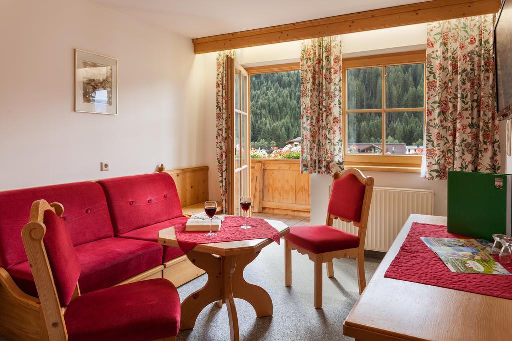 Hotel Garni Hanslerhof " Urlaub Am Bauernhof " ゲルロス エクステリア 写真