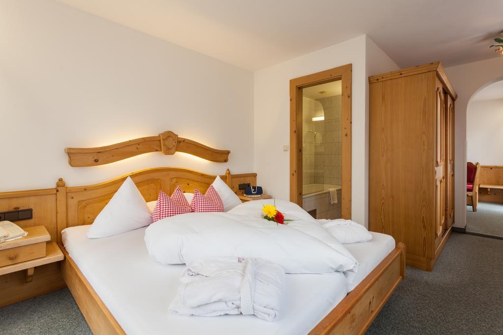 Hotel Garni Hanslerhof " Urlaub Am Bauernhof " ゲルロス エクステリア 写真
